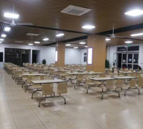 曲木餐（cān）桌（zhuō）椅H027